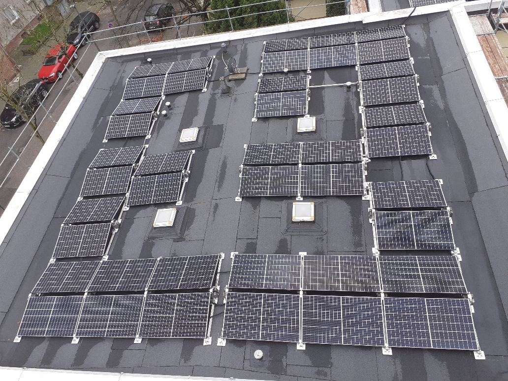 Nachhaltigkeit und Umwelt - Photovoltaik-Anlage installiert