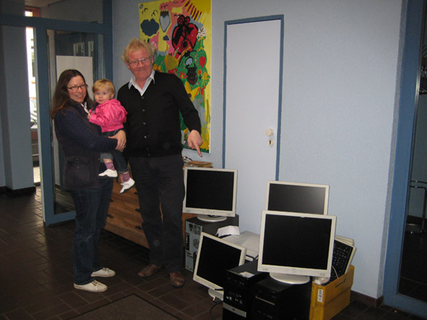 Lions Club „Niederrhein“ spendet 4 PC-Einheiten